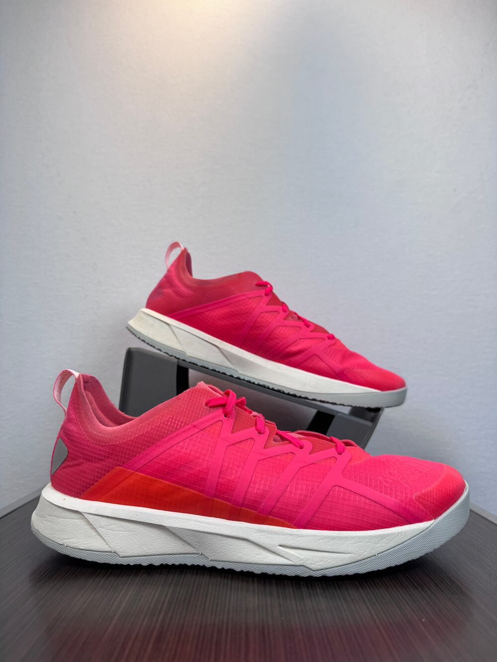 The North Face Flypack Lace Womens 9.5 Coral Pink Mesh Reflective Sneakers